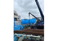 オーガー先行削孔鋼矢板圧入　16ｔアンギラス　サイレントパイラー